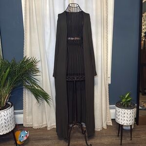 Long cardigan with pockets, green. Like new. Size S